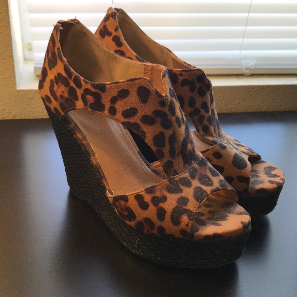 Torrid Size 9 Cheeta Print Wedges